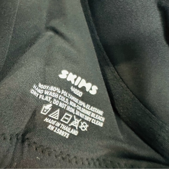 SKIMS NWT Onxy Fits Everybody Unlined Demi Bra Size 44DDD - Picture 5 of 7